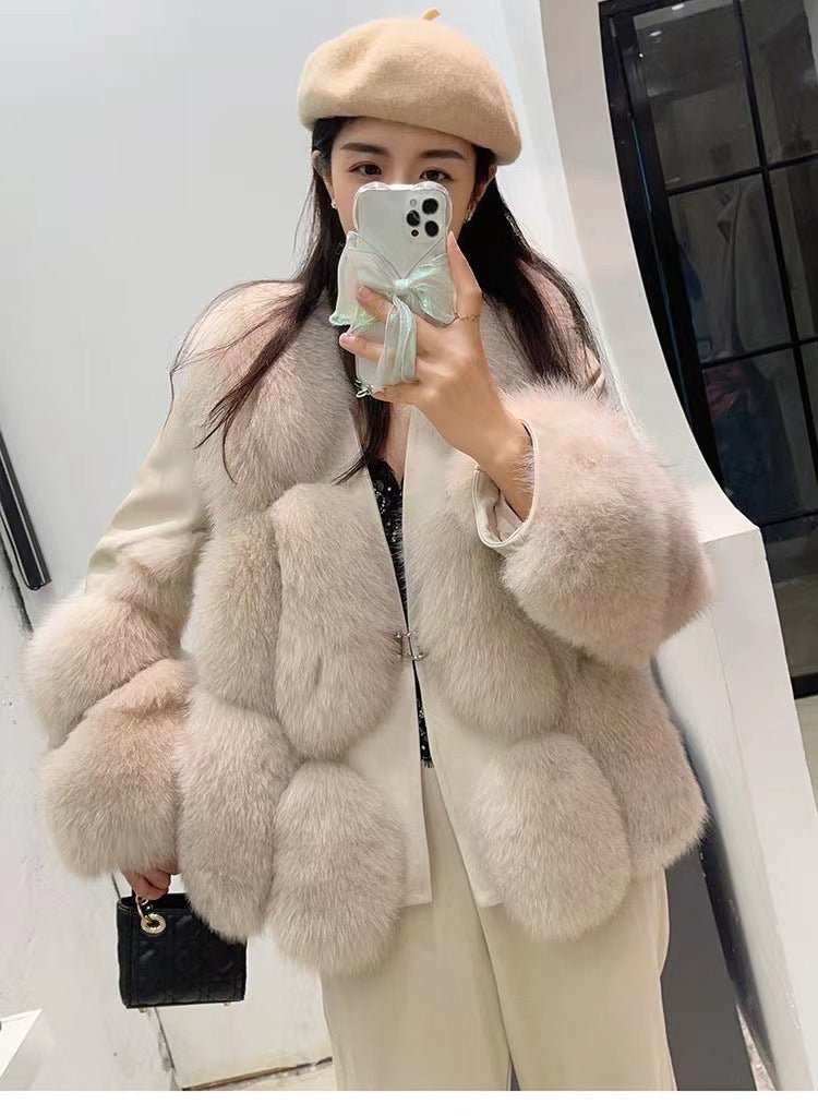 Women's Black And White Contrast Fur Coat - Fashion TechWomen's Black And White Contrast Fur Coat