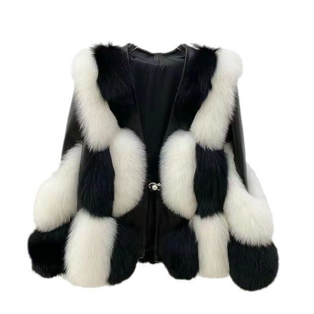 Women's Black And White Contrast Fur Coat - Fashion TechWomen's Black And White Contrast Fur Coat