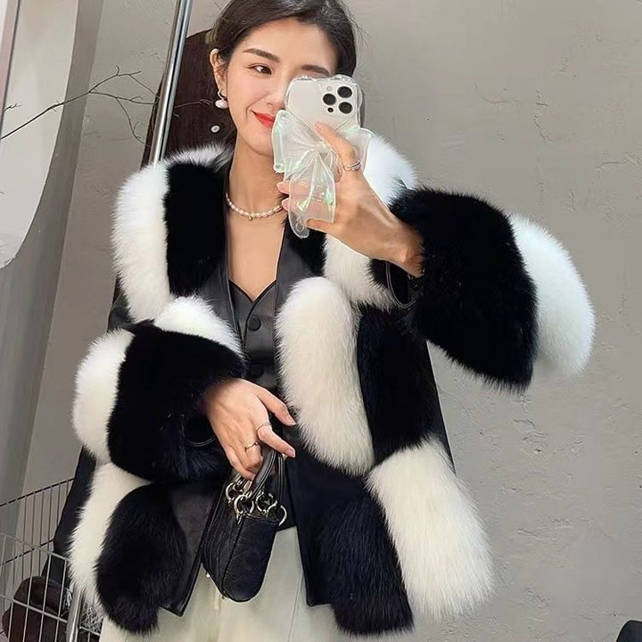 Women's Black And White Contrast Fur Coat - Fashion TechWomen's Black And White Contrast Fur Coat